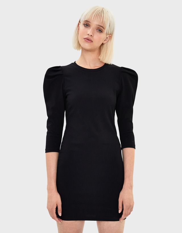 vestito con maniche a sbuffo bershka