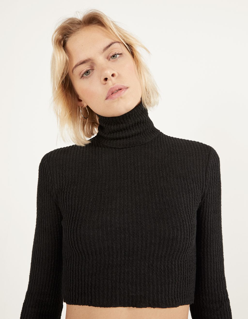 black cropped long sleeve turtleneck