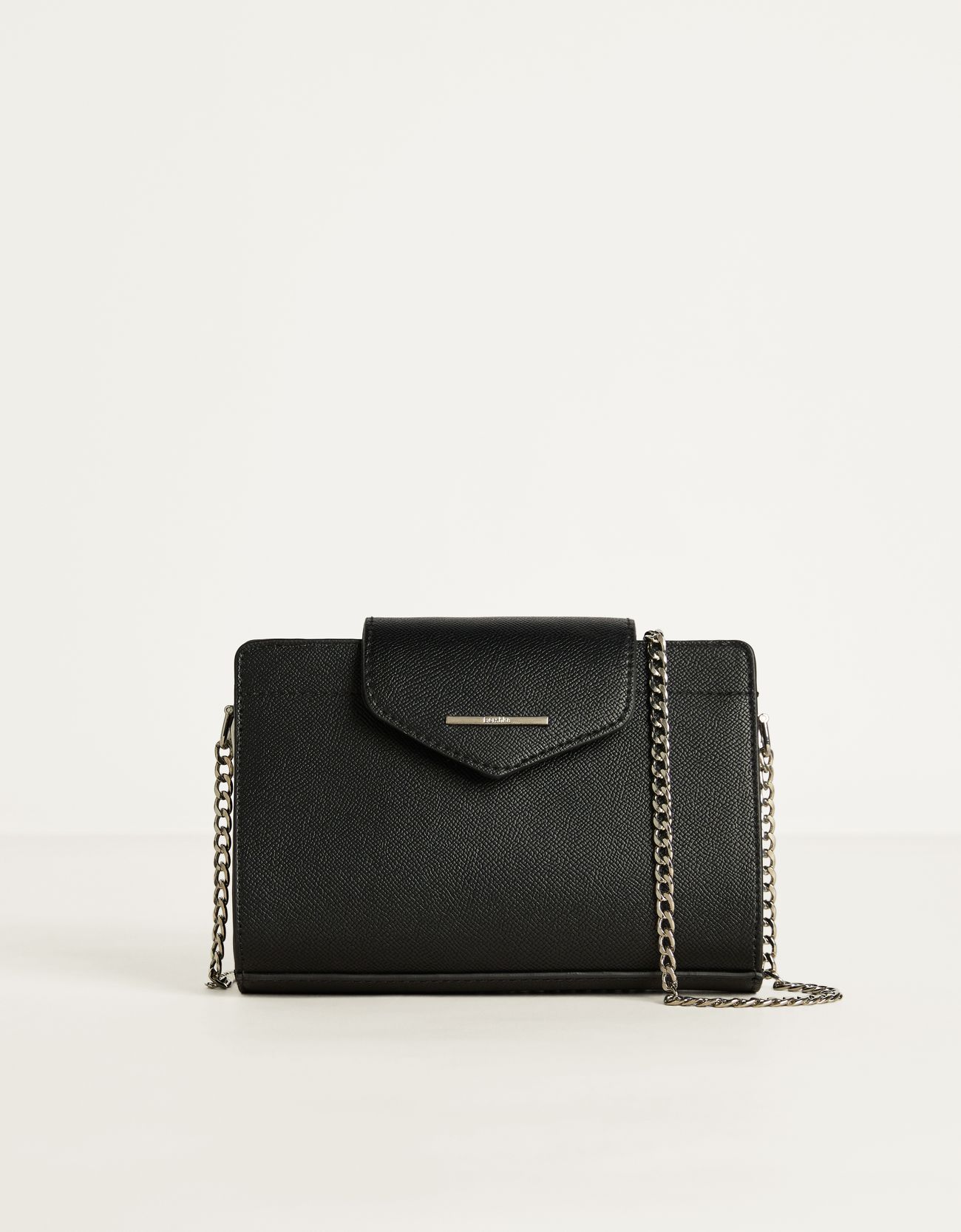 Bolso bandolera con cadena - null - Bershka Dominican Republic