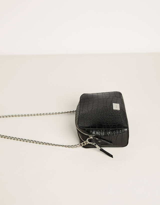 Bolso bandolera con cadena - Deportivas - Bershka Guatemala