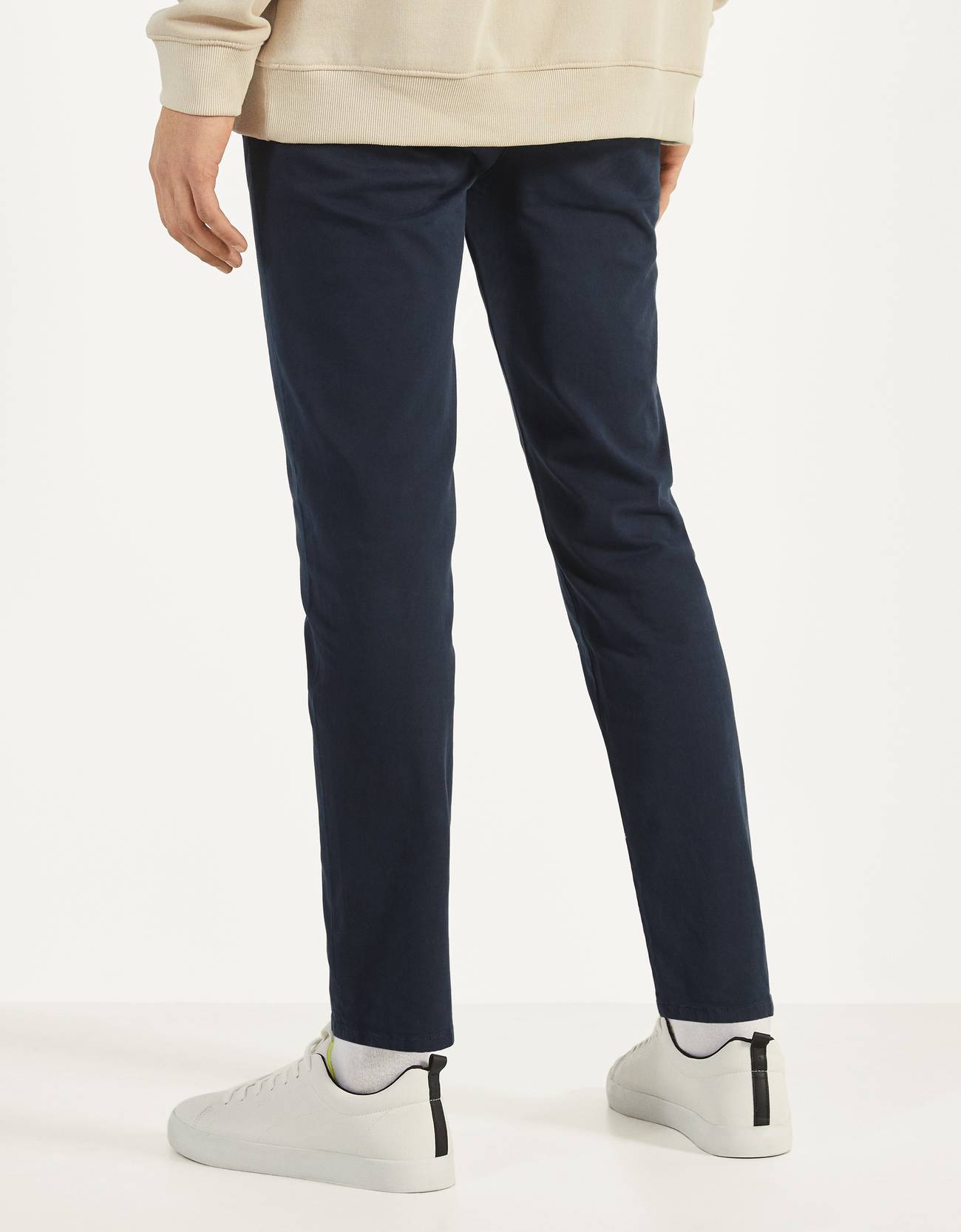 Bershka Kemerli slim fit chino pantolon 0 Bershka Kemerli slim fit chino pantolon 1