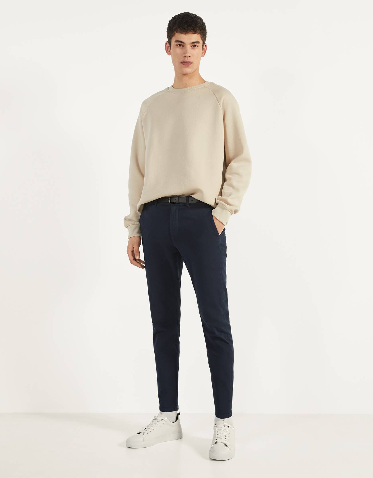 Bershka Kemerli slim fit chino pantolon 4 Bershka Kemerli slim fit chino pantolon 5