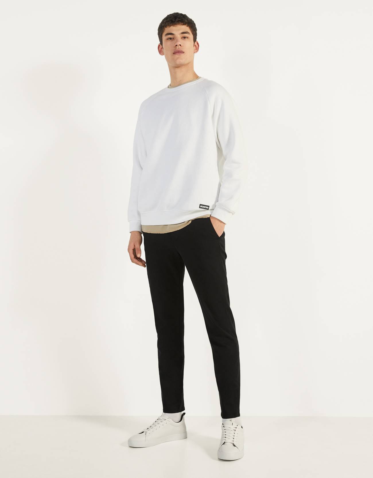 Bershka Kemerli slim fit chino pantolon 0 Bershka Kemerli slim fit chino pantolon 1
