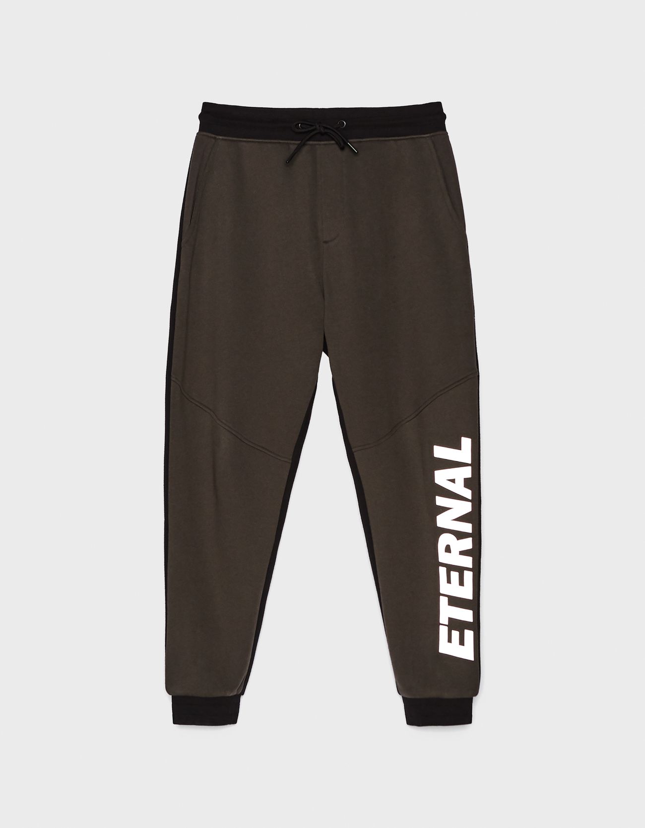 Bershka Baskılı jogging fit pantolon 6 Bershka Baskılı jogging fit pantolon 7