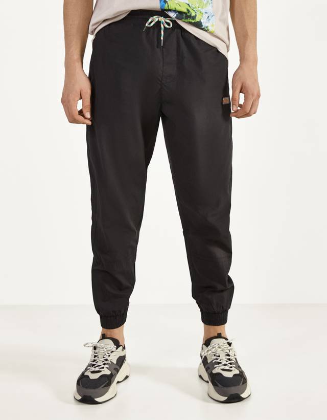 Pantalón jogger con texto - Jeans - Bershka Guatemala