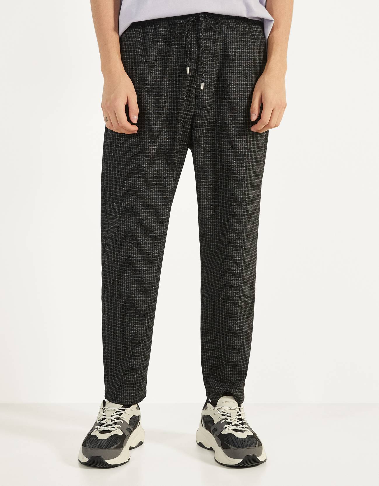 checked jogging trousers