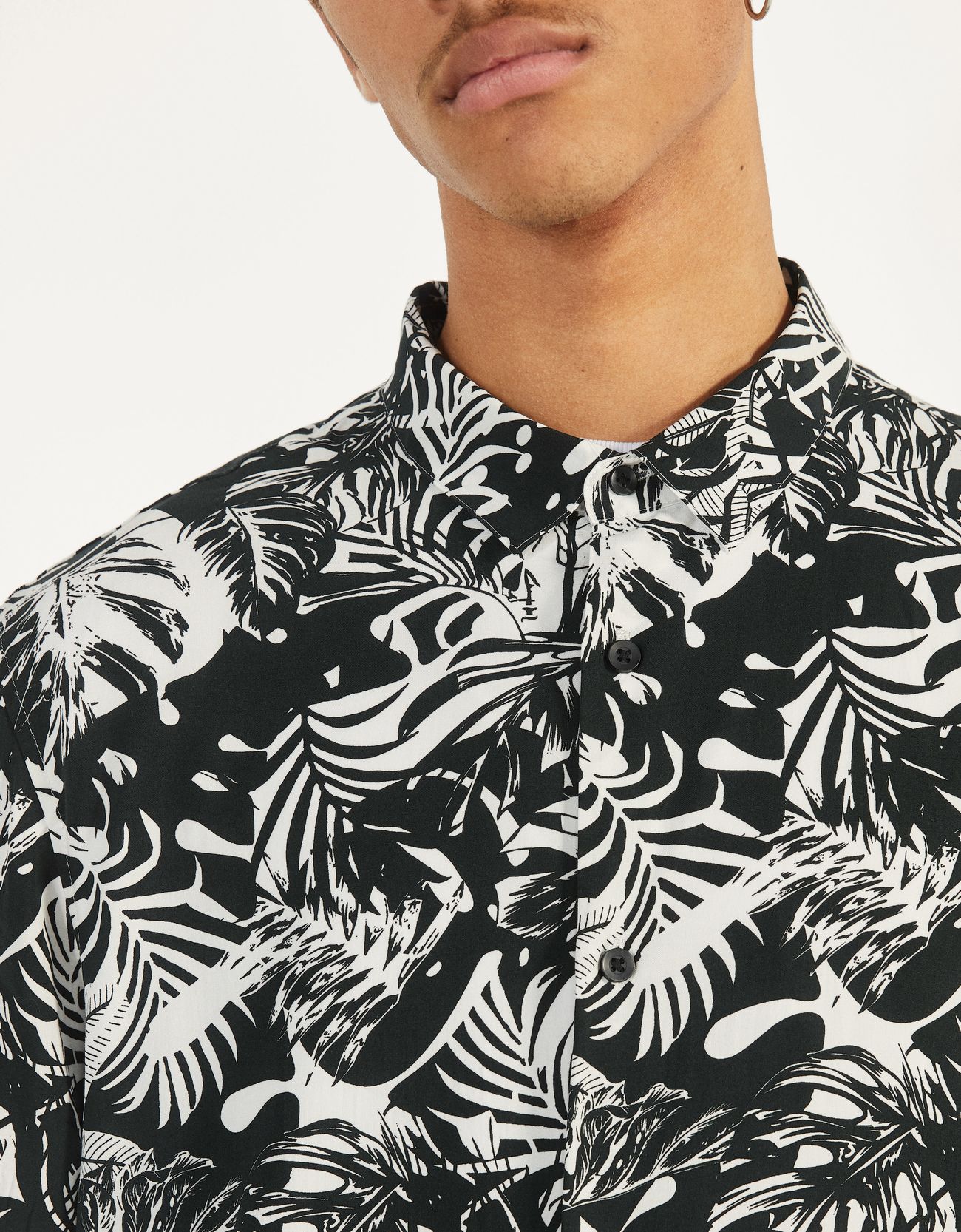 Bershka Desenli gömlek 2 Bershka Desenli gömlek 3