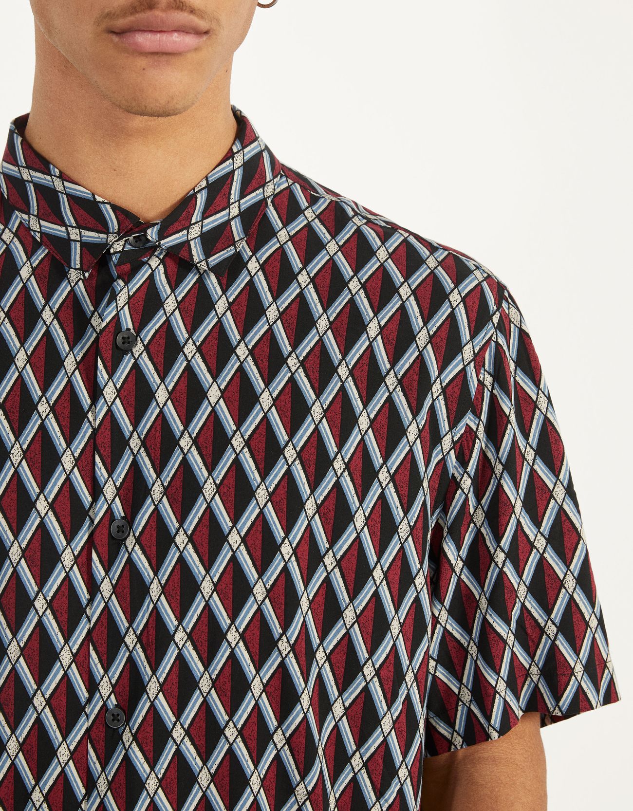 Bershka Desenli gömlek 2 Bershka Desenli gömlek 3