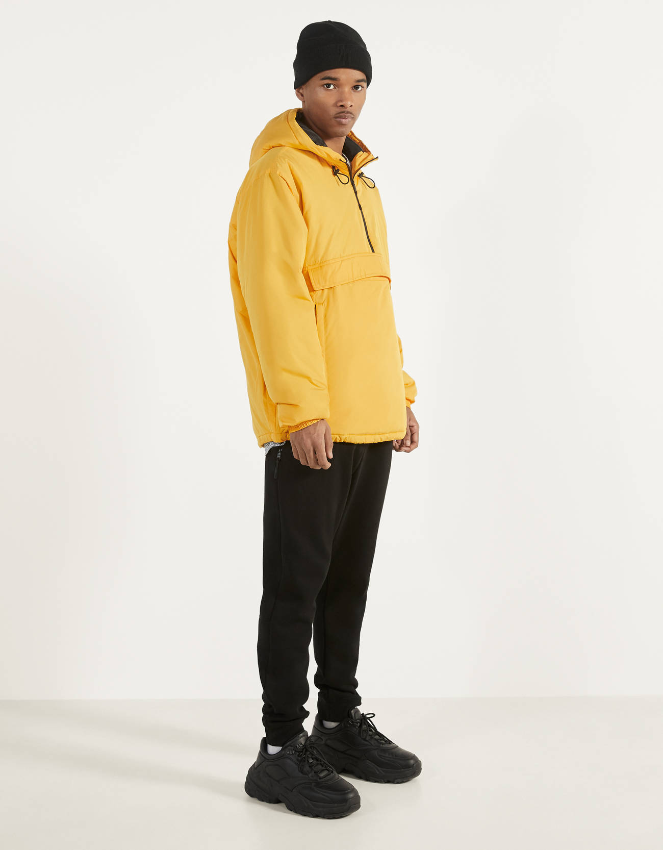Bershka Kapüşonlu şişme kanguru mont 0 Bershka Kapüşonlu şişme kanguru mont 1