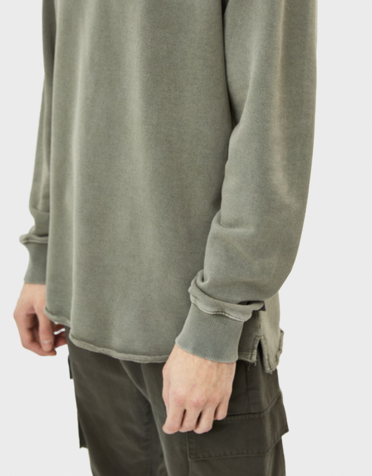 Bershka Rengi açılmış sweatshirt 8 Bershka Rengi açılmış sweatshirt 9
