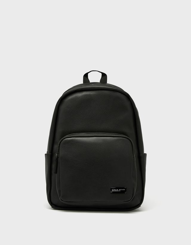 Mochila efecto piel - COLECCIÓN - Bershka Ecuador