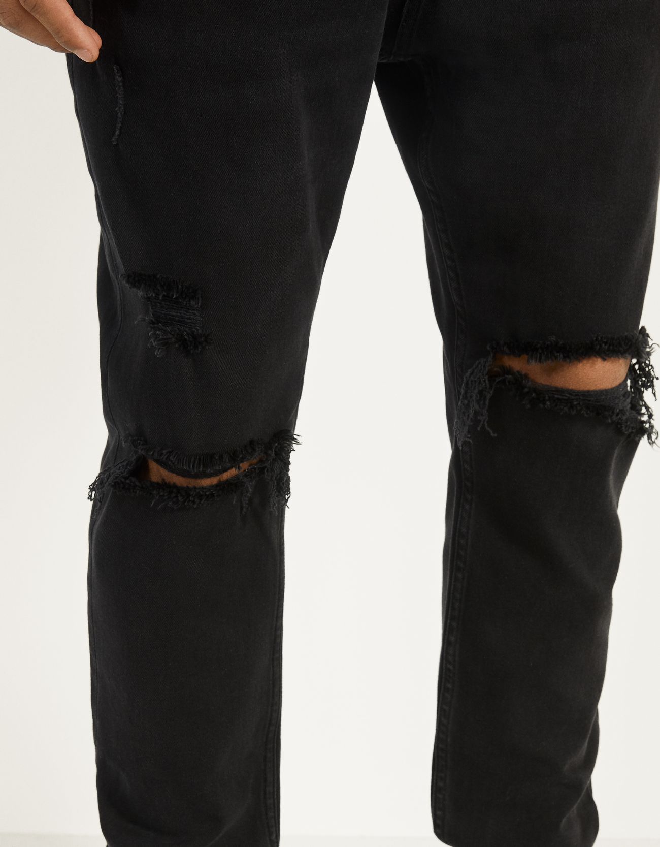 Bershka Distressed jogging fit jean 2 Bershka Distressed jogging fit jean 3