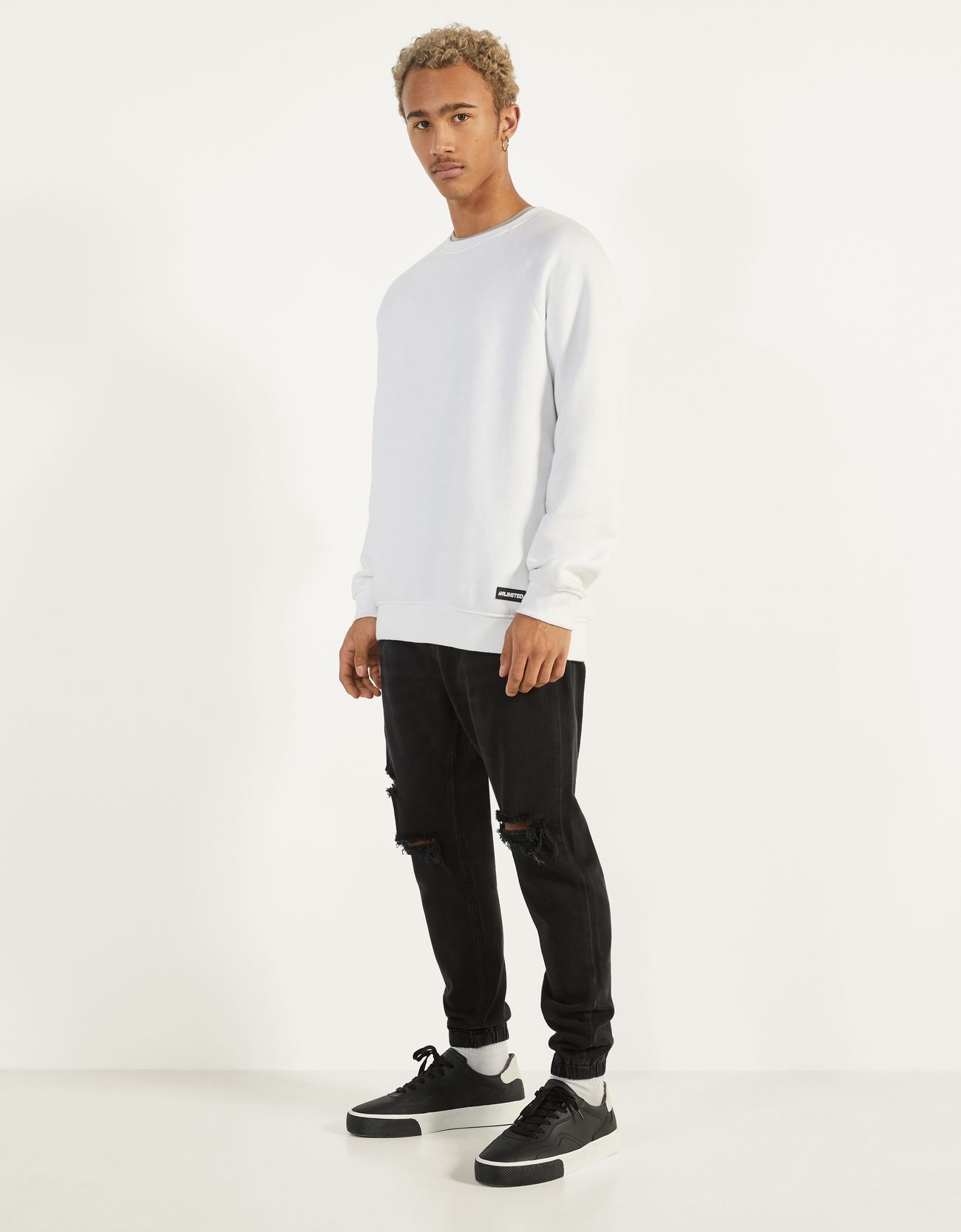 Bershka Distressed jogging fit jean 4 Bershka Distressed jogging fit jean 5