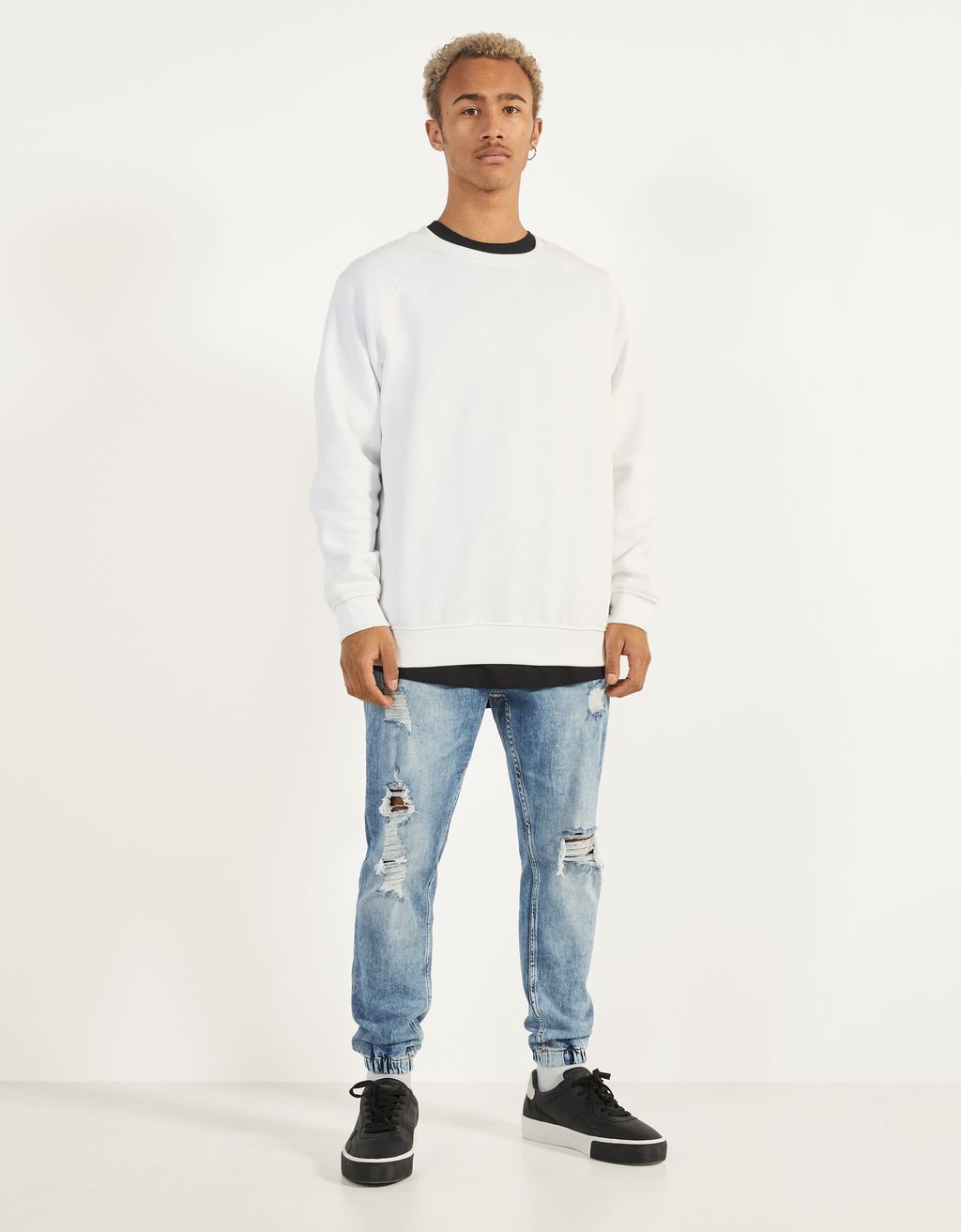 Jeans jogger con rotos - V2020 - Bershka Nicaragua