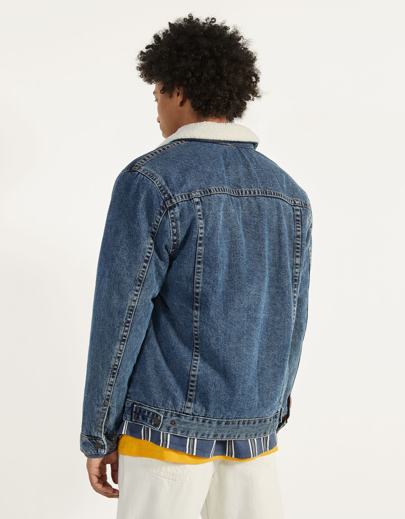 Bershka Yakası suni yünlü denim ceket 10 Bershka Yakası suni yünlü denim ceket 11