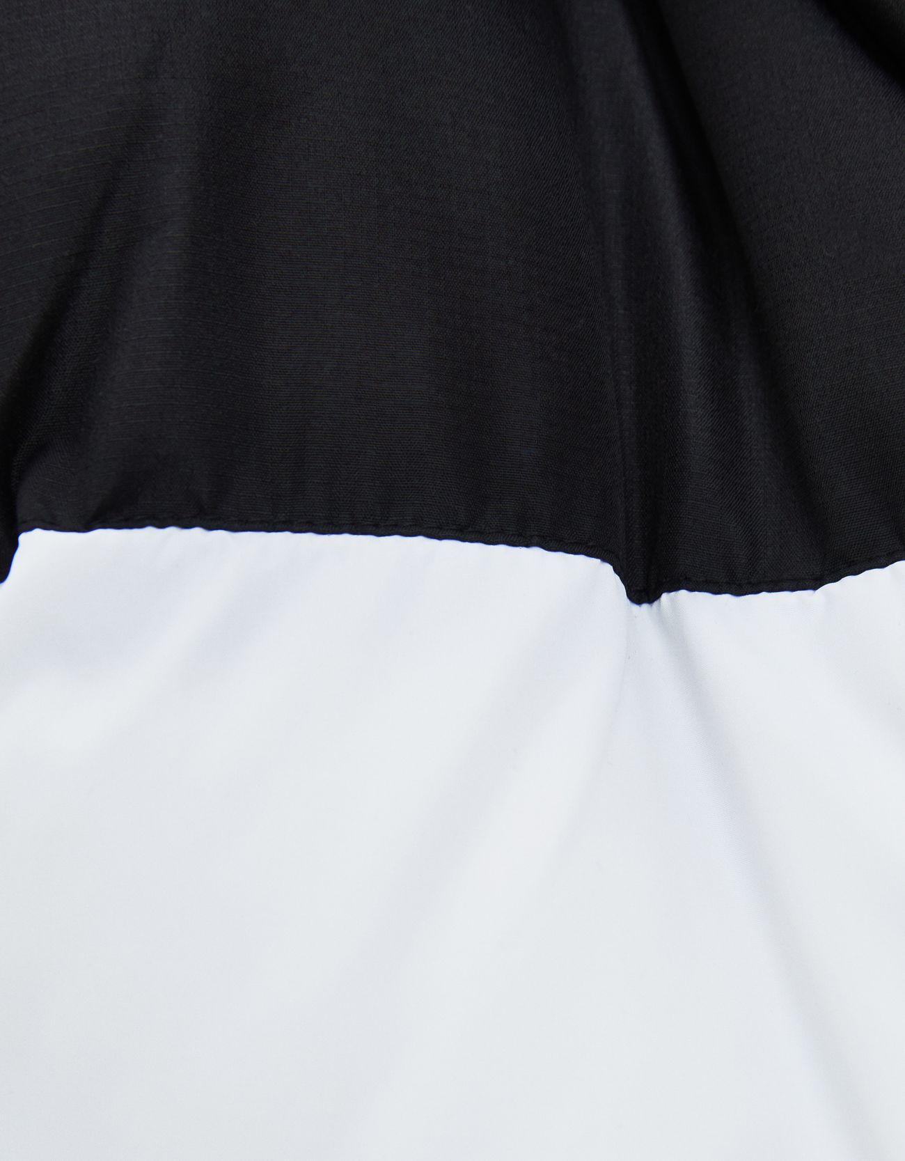 Bershka Çift renkli şişme mont 8 Bershka Çift renkli şişme mont 9