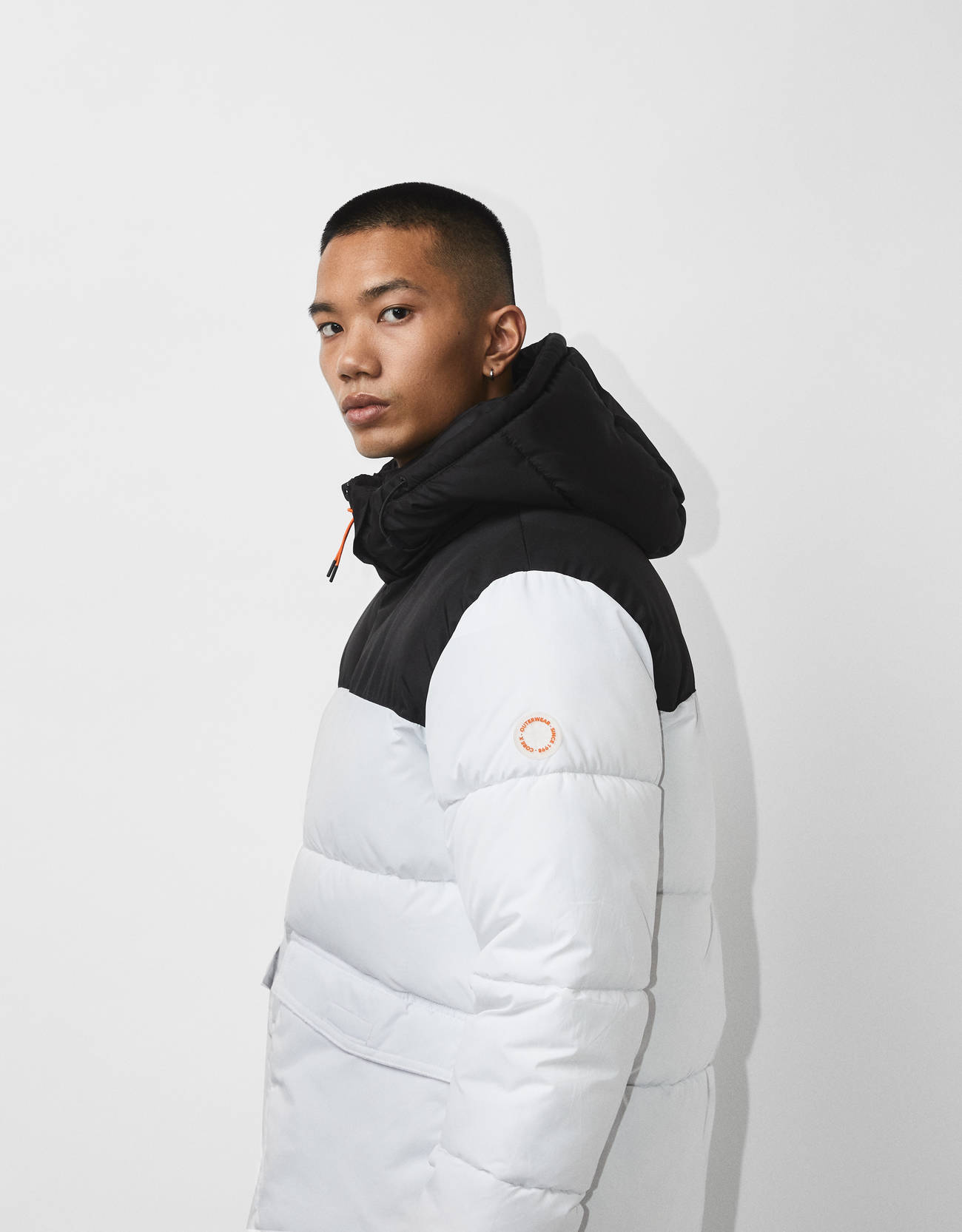 Bershka Çift renkli şişme mont 10 Bershka Çift renkli şişme mont 11