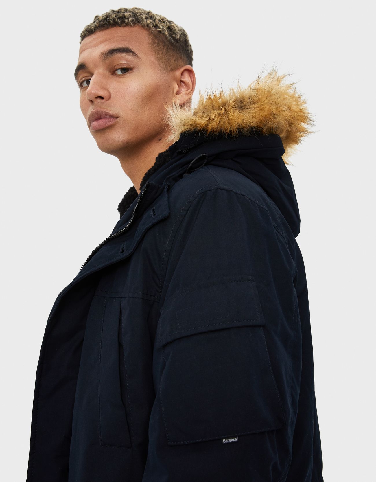 Bershka Pamuklu şişme kapüşonlu parka 2 Bershka Pamuklu şişme kapüşonlu parka 3