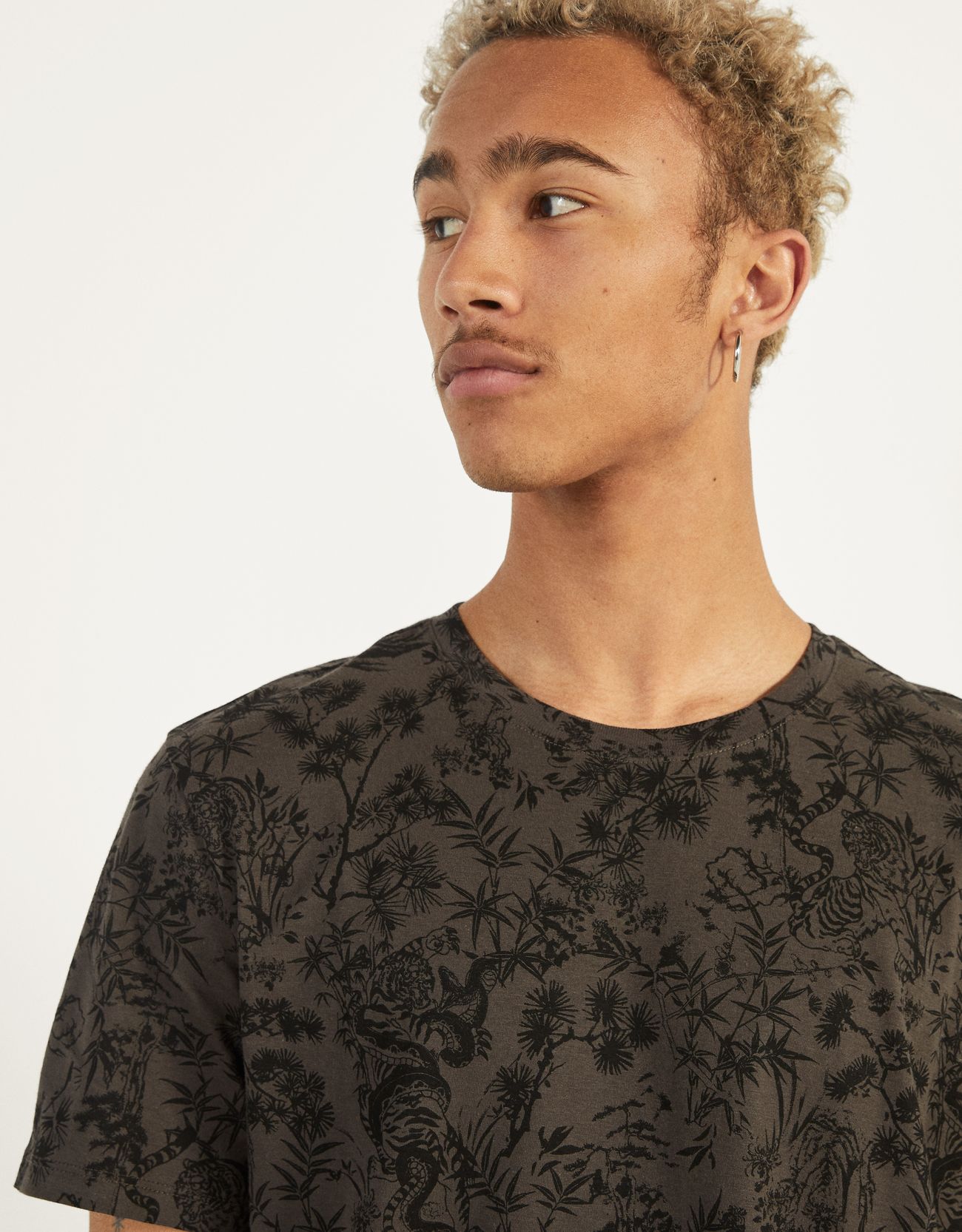 Bershka Baskılı t-shirt 6 Bershka Baskılı t-shirt 7