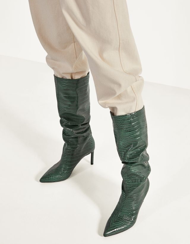 Botas tacón arrugadas - null - Bershka Panamá