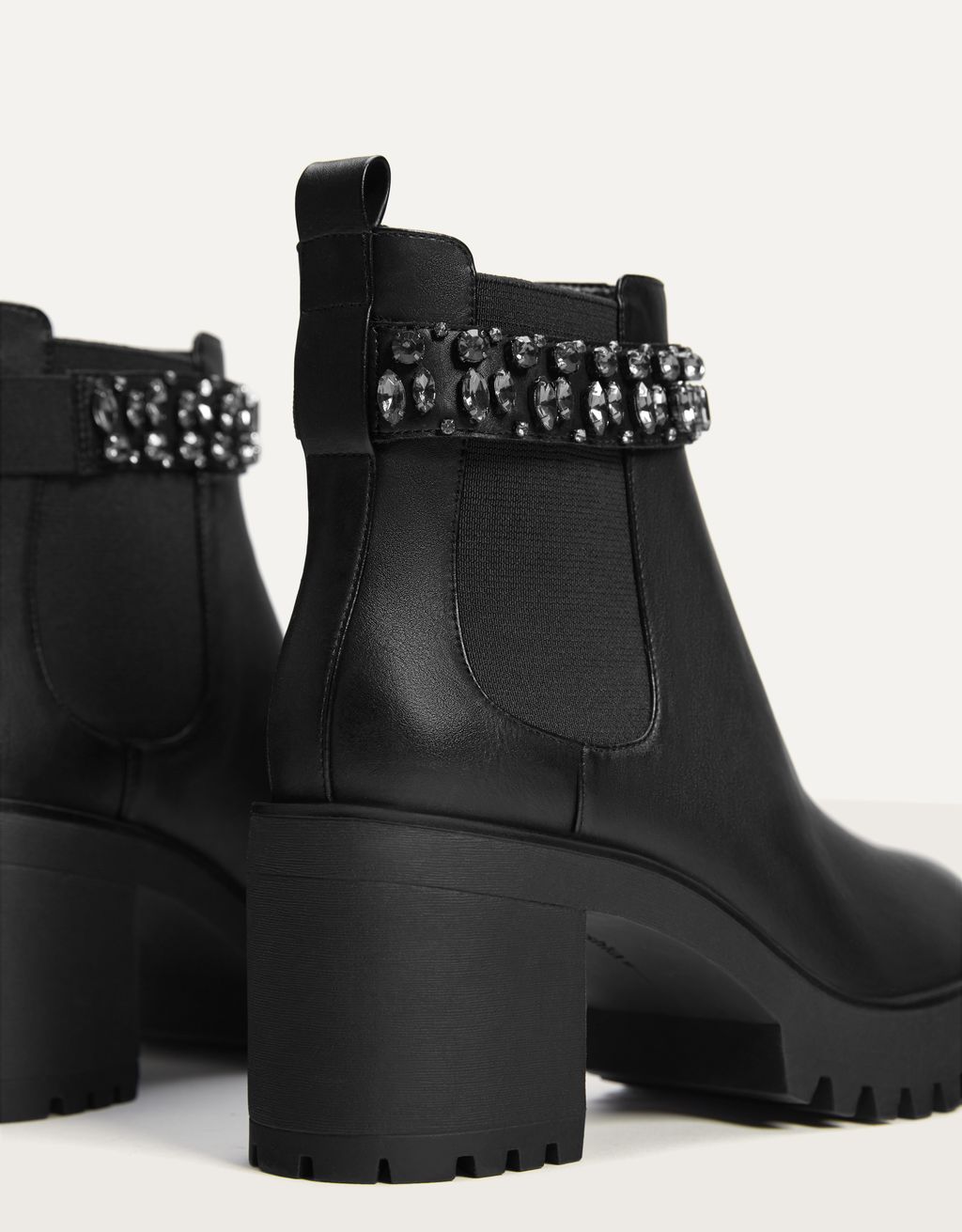 Botines tacón elásticos con joyas - Zapatos - Bershka Honduras