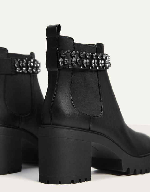 Botines tacón elásticos con joyas - Zapatos - Bershka El Salvador