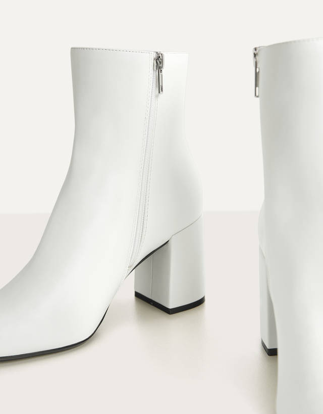 Botines tacón cremallera - null - Bershka Dominican Republic