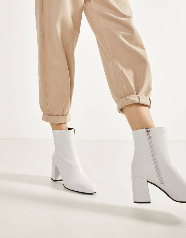 Botines tacón cremallera - null - Bershka Dominican Republic