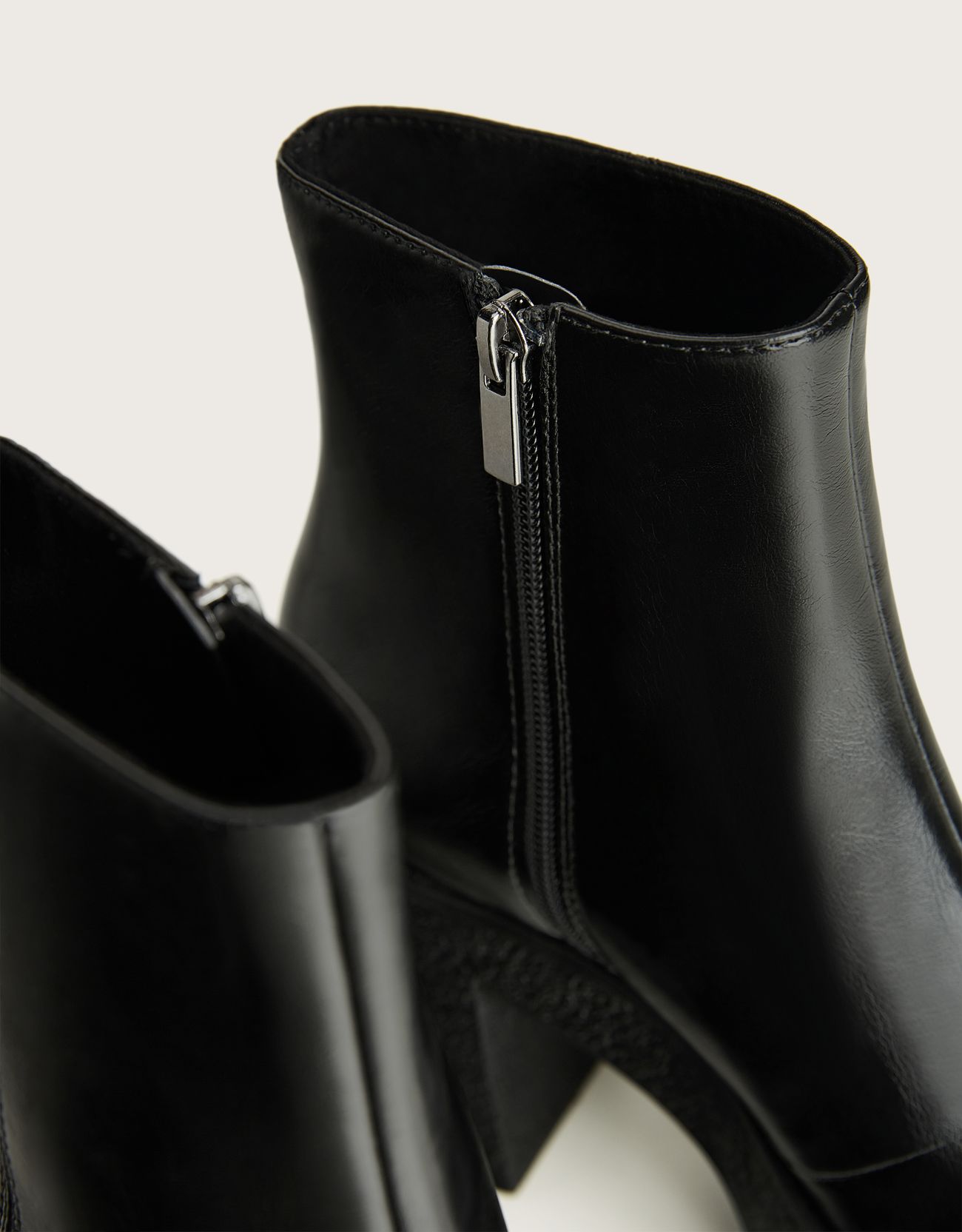 Bershka Platform topuk bilekte bot 0 Bershka Platform topuk bilekte bot 1