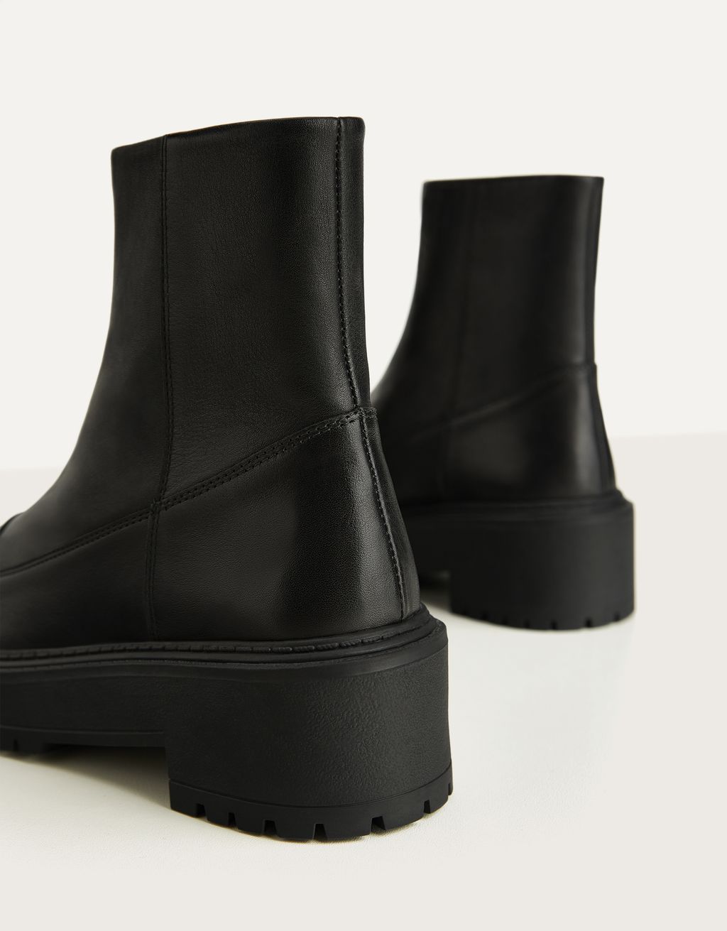 Botines PIEL cremallera - Zapatos - Bershka Dominican Republic