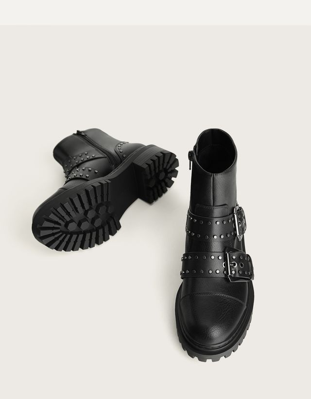 Botines planos detalle hebillas y tachas - Botas y Botines - Bershka  Honduras