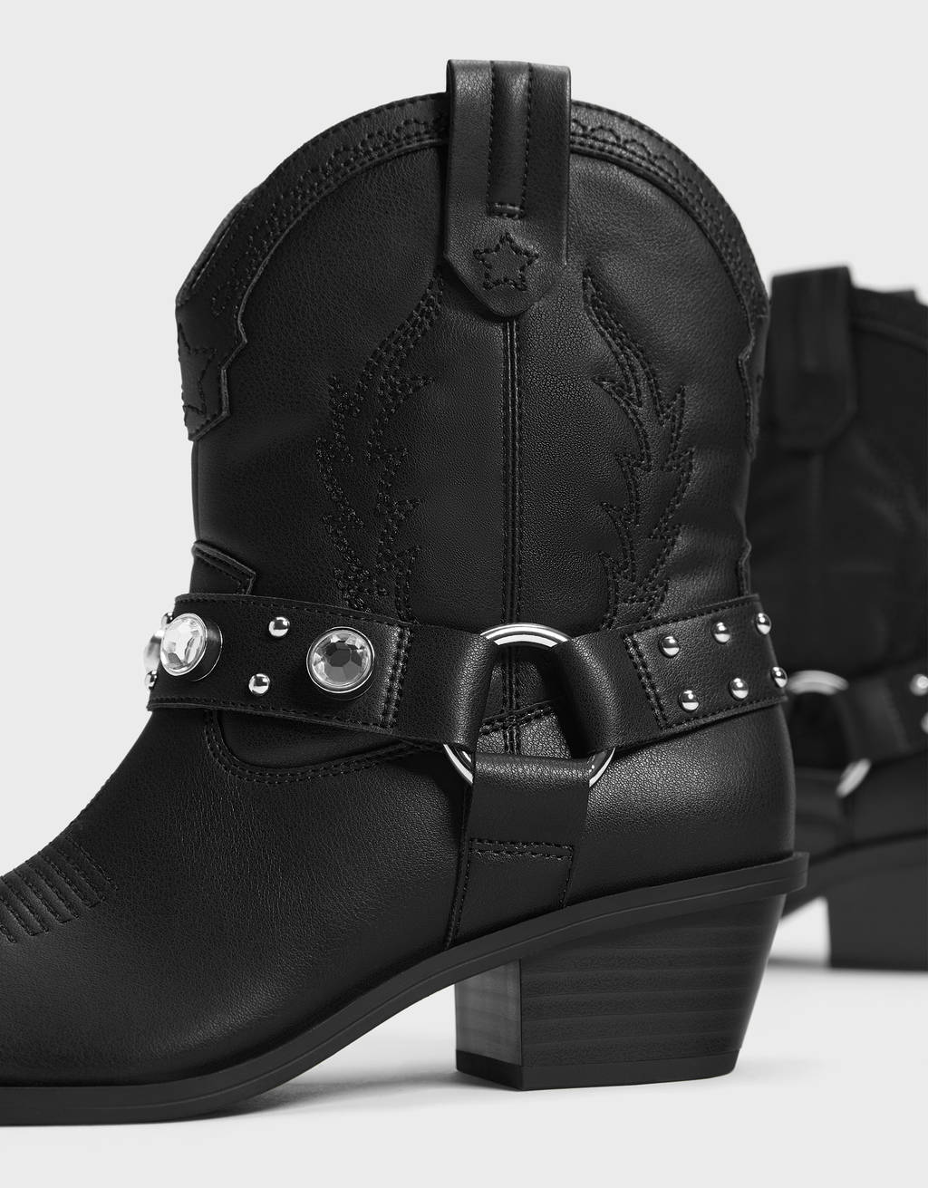 Botines cowboy joyas - null - Bershka Nicaragua