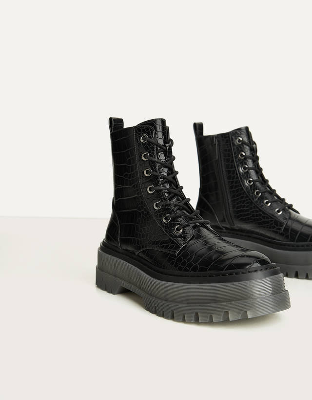 Botines plataforma track grabado animal - Botas y Botines - Bershka Panamá