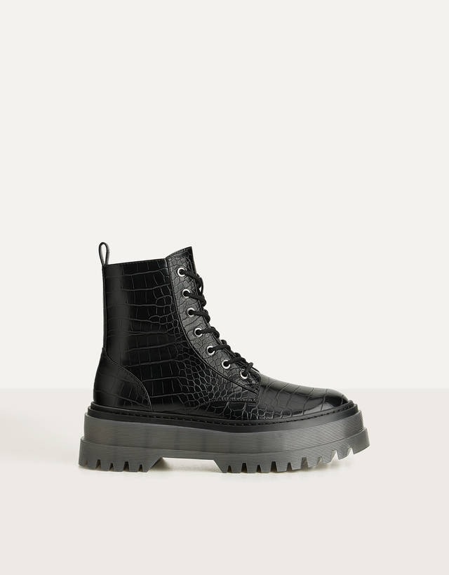 Botines plataforma track grabado animal - Botas y Botines - Bershka Panamá