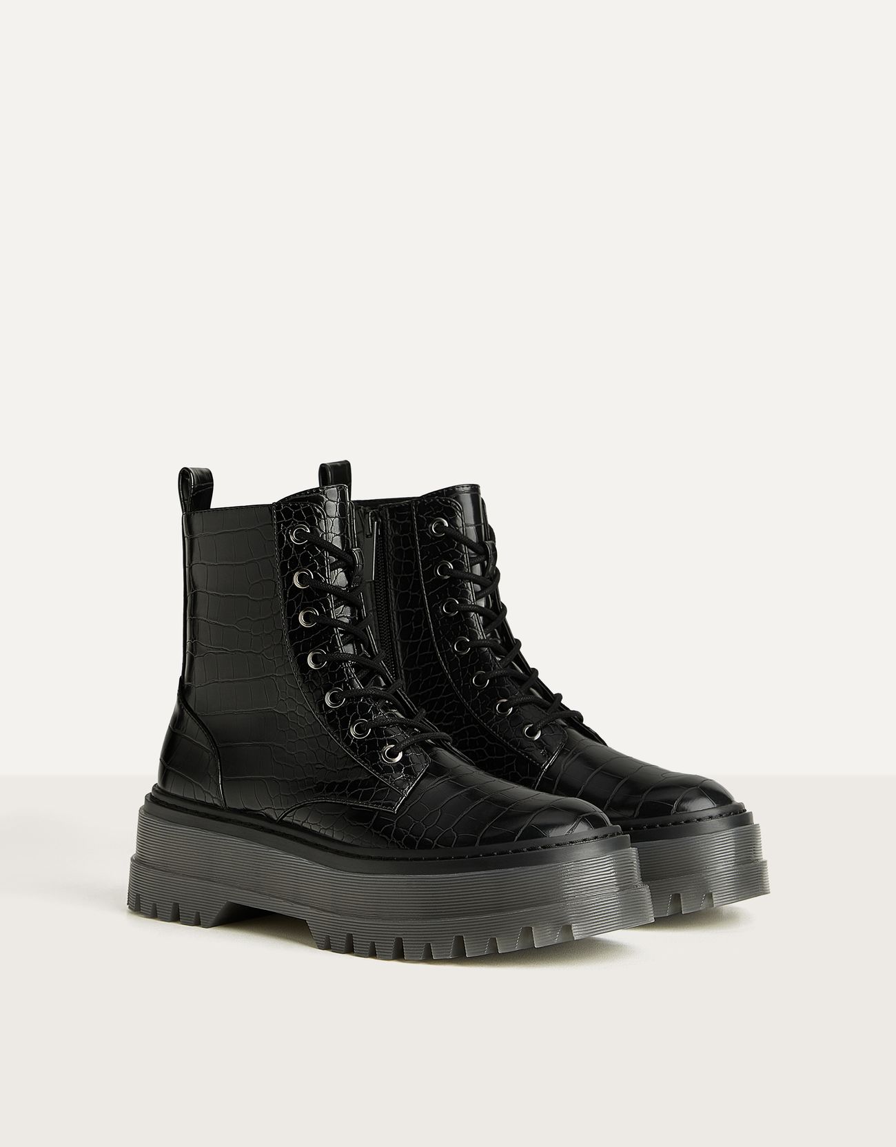 Botines plataforma track grabado animal - null - Bershka España - Islas  Canarias