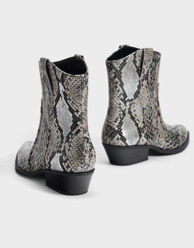 Botines tacón cowboy print animal - Zapatos - Bershka Guatemala