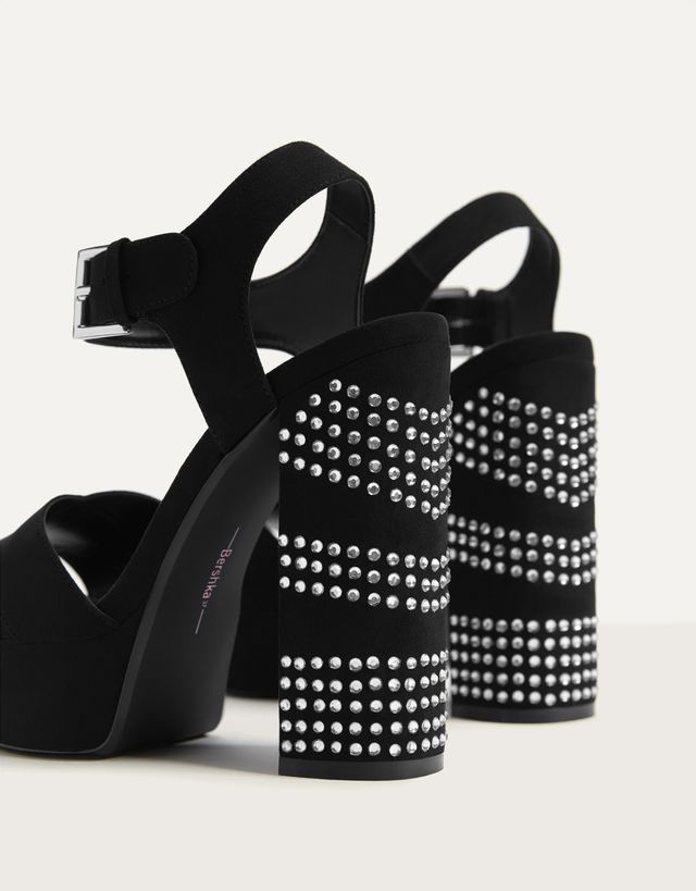 bershka black sandals