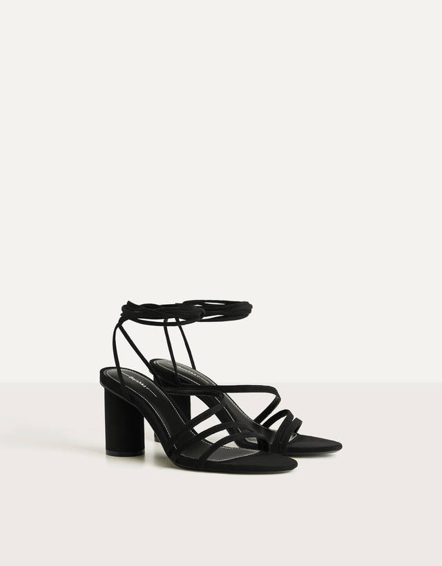 Sandalia tacón detalle vinilo - null - Bershka Maroc