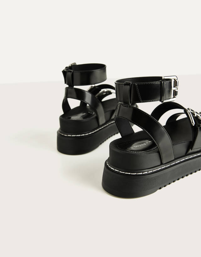 Strappy platform sandals with buckle