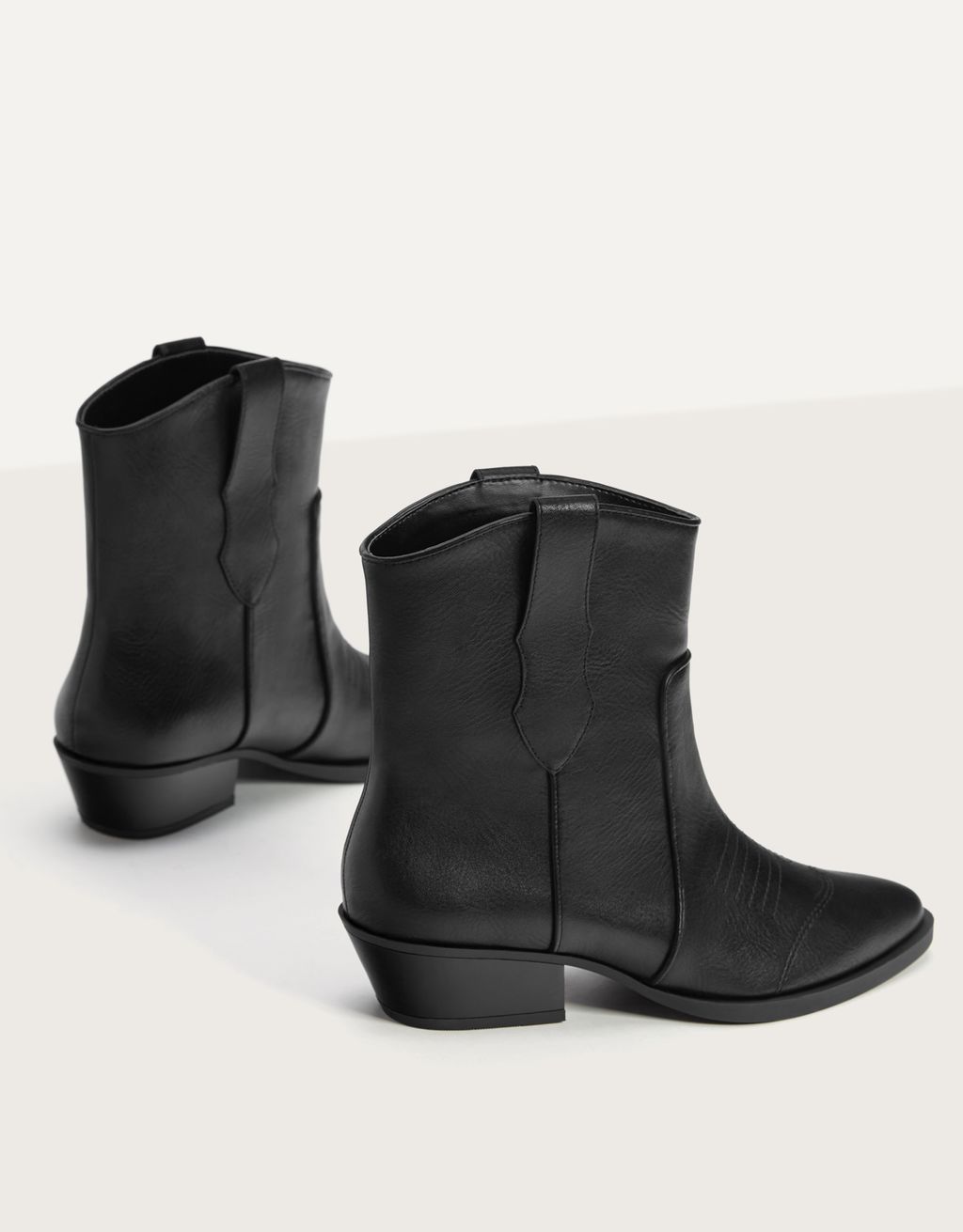 Botines cowboy pespuntes - Bombers - Bershka Venezuela