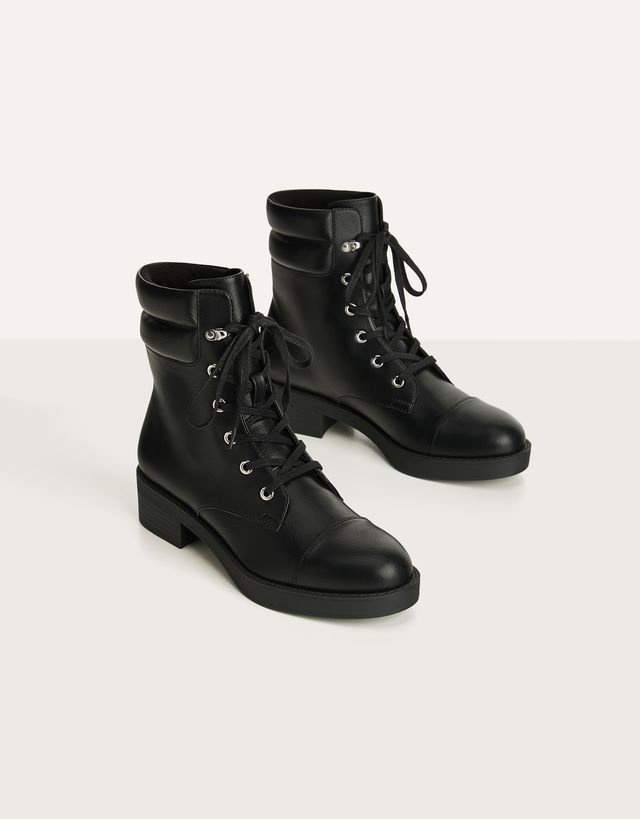 bottines plates à lacets