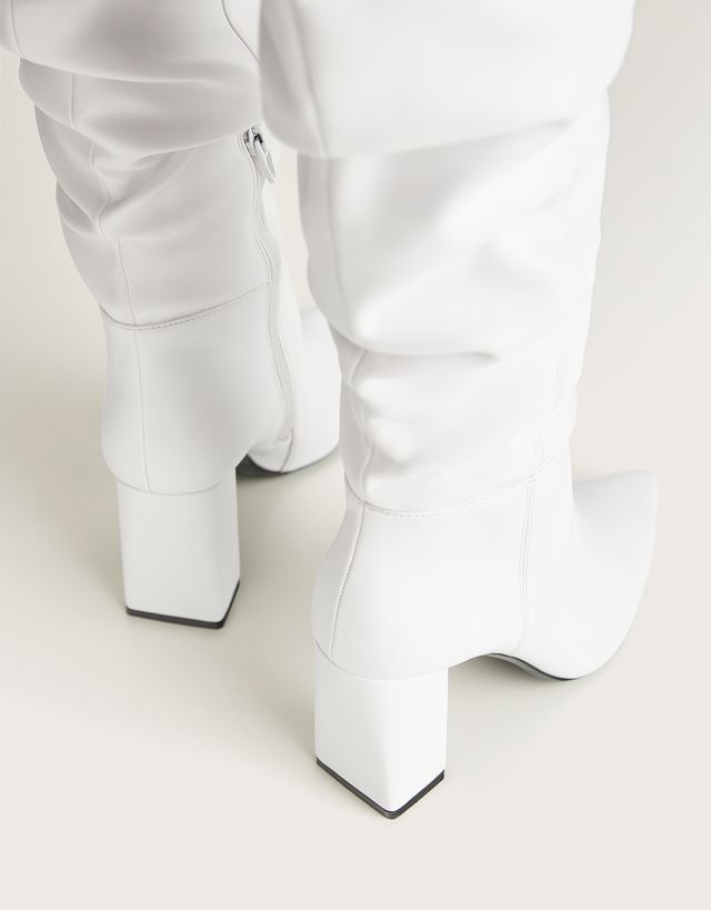 Botas tacón arrugadas - null - Bershka Venezuela