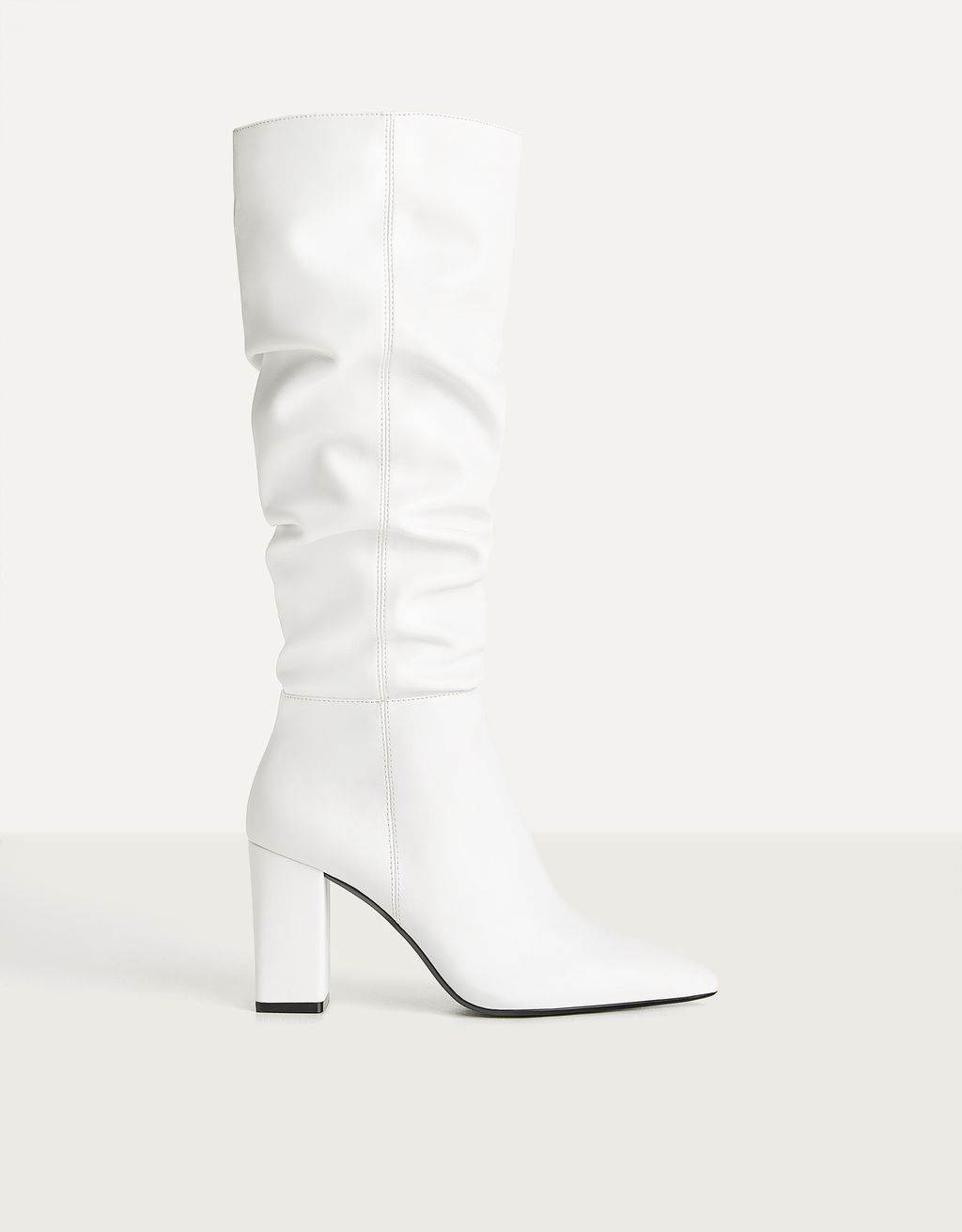 white boots bershka