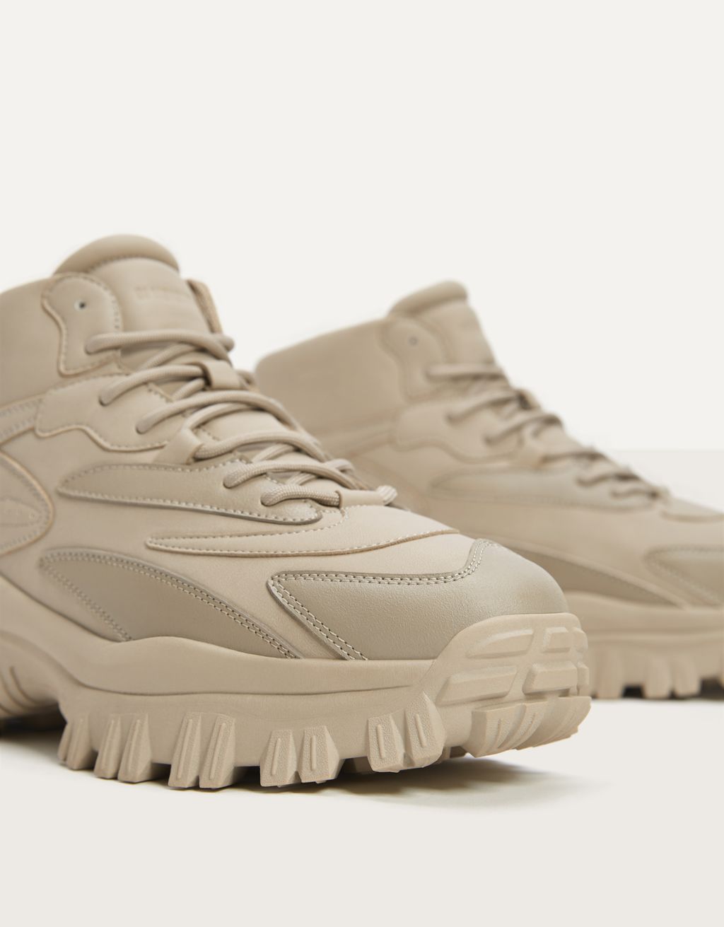 Botines deportivos trekking hombre - Zapatos - Bershka Panamá