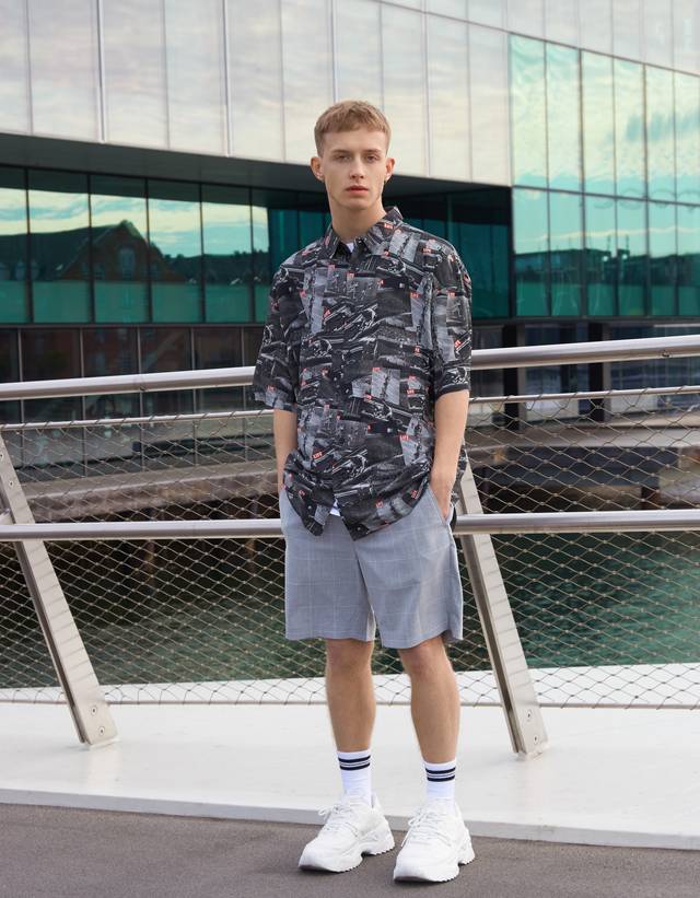 Cok Parcali Spor Ayakkabi Kaban Ceket Bershka Turkey