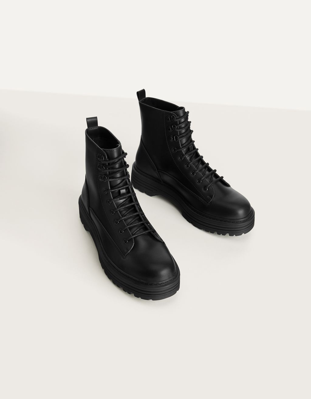 Botas acordonadas hombre - Zapatos - Bershka Panamá