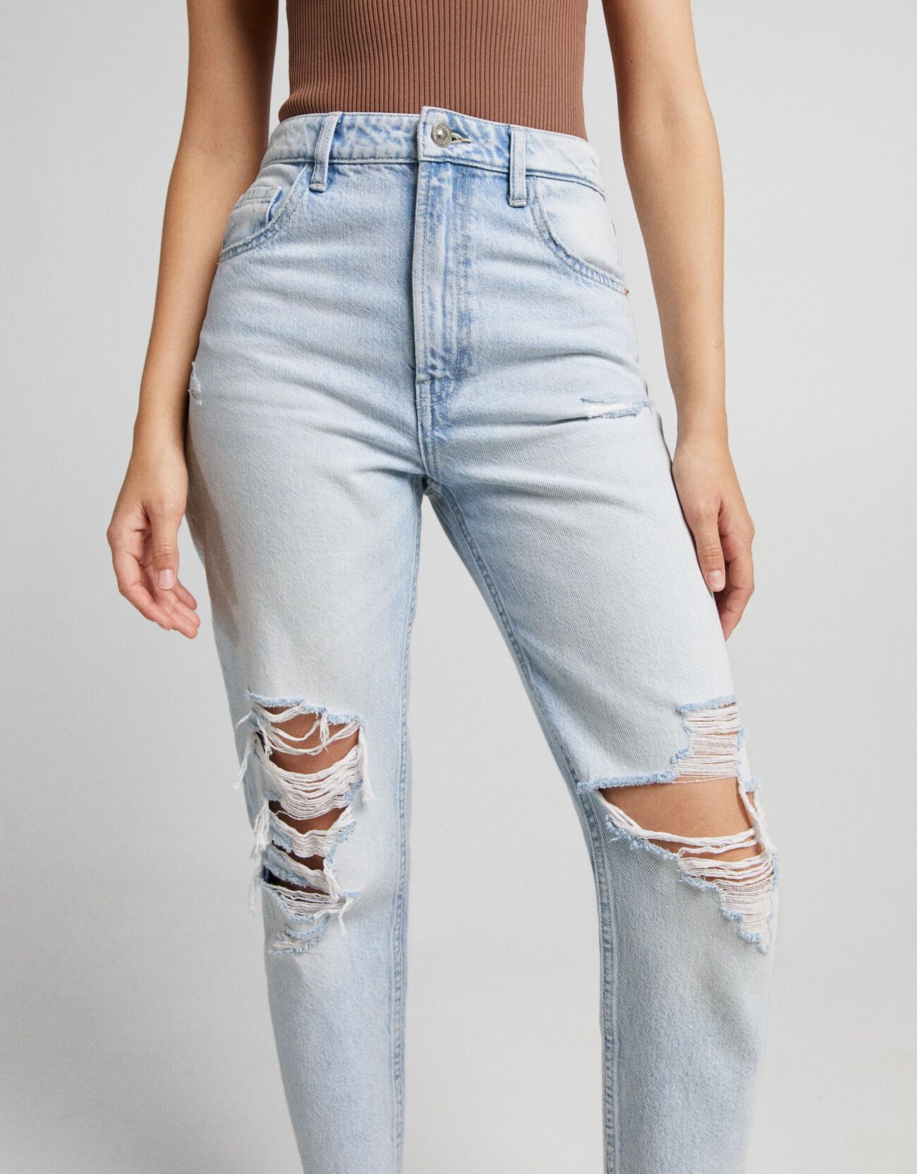 Bershka Distressed detaylı mom jean 10 Bershka Distressed detaylı mom jean 11