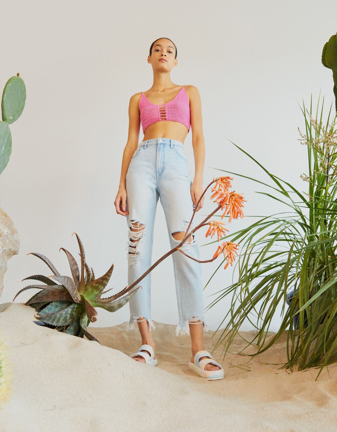 Bershka Distressed detaylı mom jean 6 Bershka Distressed detaylı mom jean 7