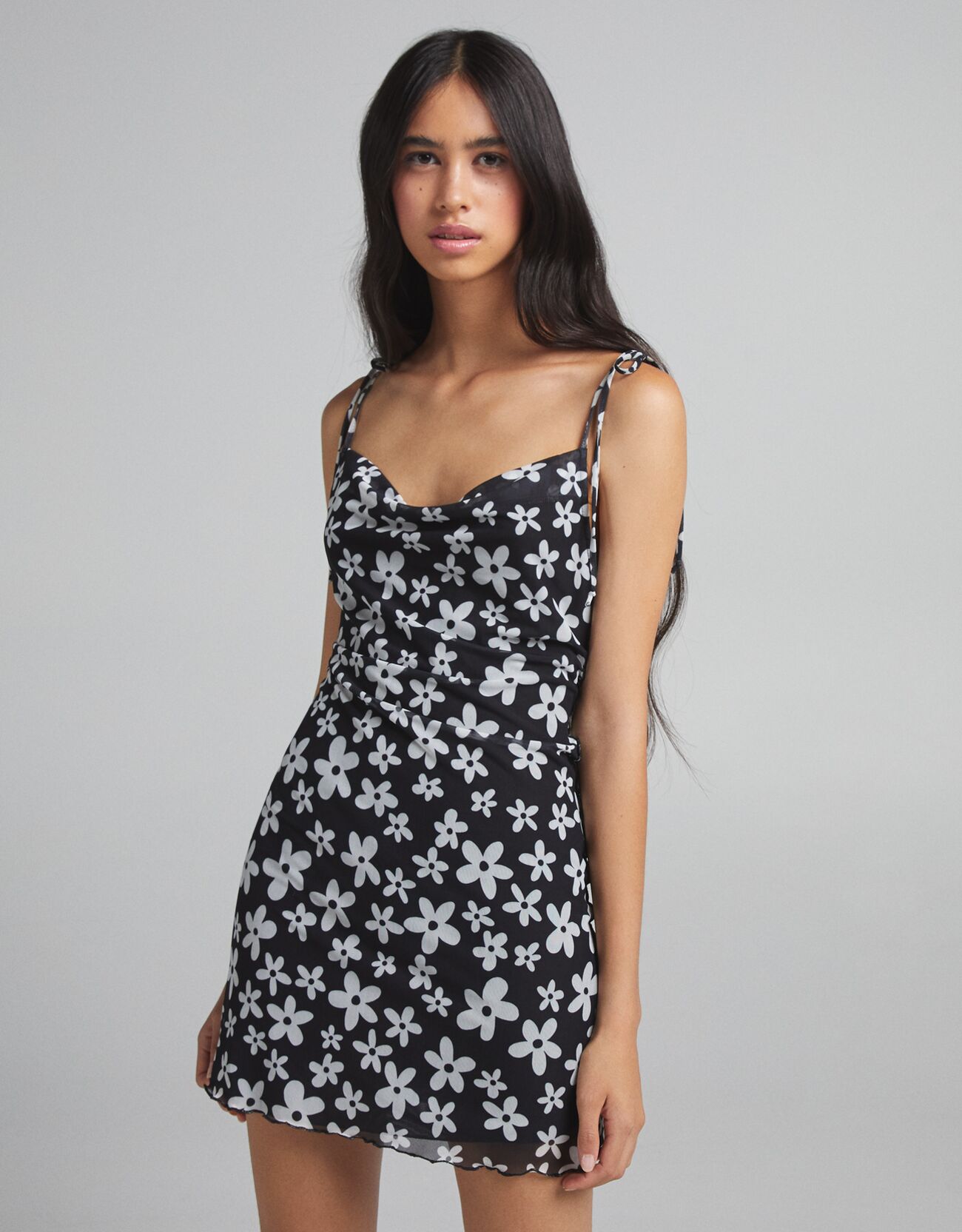 ストラップ チュール ショートワンピース レディース Bershka ストラップ チュール ショートワンピース レディース Bershka