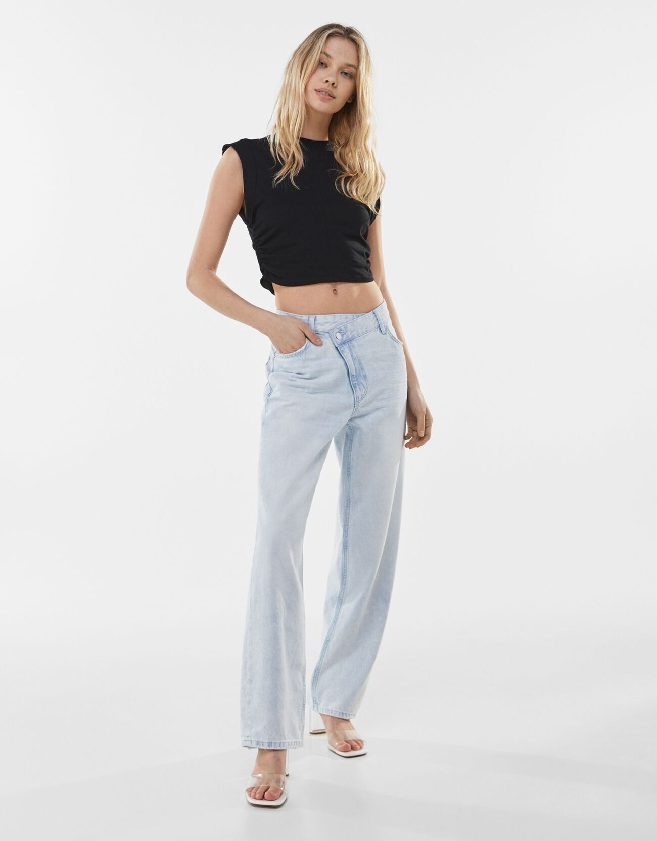 Bershka Yanları pilili kolsuz t-shirt 8 Bershka Yanları pilili kolsuz t-shirt 9